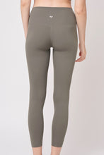 Load image into Gallery viewer, Hug Me Leggings 柔滑棉感口袋款運動褲 - Army Green