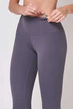 Load image into Gallery viewer, Hug Me Leggings 柔滑棉感口袋款運動褲 - Royal Purple