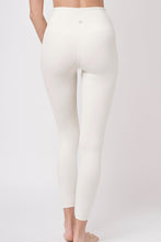 Load image into Gallery viewer, Buttery Soft Everyday Leggings 無縫款裸感高腰貼身九分運動褲 - Ivory White
