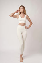 Load image into Gallery viewer, Buttery Soft Everyday Leggings 無縫款裸感高腰貼身九分運動褲 - Ivory White