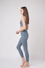 Load image into Gallery viewer, Perfect Fit Leggings 無縫款裸感高腰貼身九分運動褲 - Teal Blue
