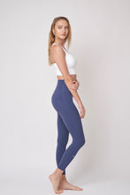 Load image into Gallery viewer, Perfect Fit Warrior Bra 裸感經典雙背帶運動背心 - White