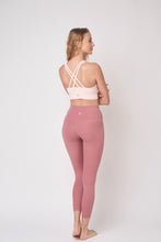 Load image into Gallery viewer, Hug Me Leggings 柔滑棉感口袋款運動褲 - Rouge Pink
